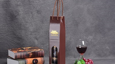 What are the characteristics of paper wine box packaging design?